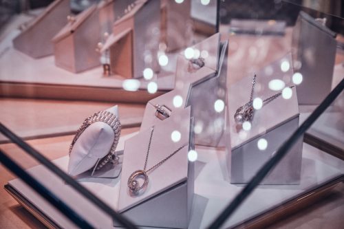 présentation de bijoux